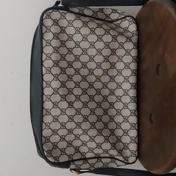 Authentic Vintage Gucci GG Monogram Supreme Sherry Web Ophidia Messenger Bag - Picture 3 of 10